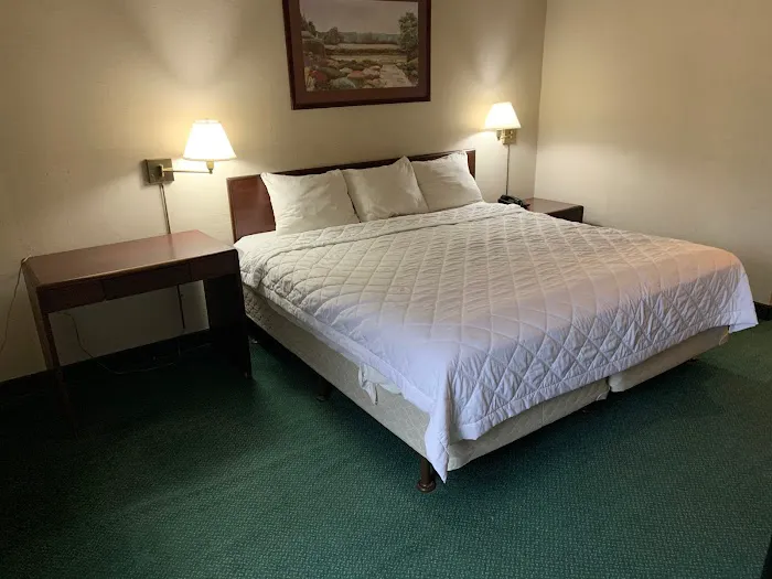 Town Inn & Suites South Plainfield NJ 4
