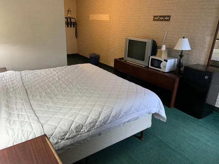 Town Inn & Suites South Plainfield NJ 4