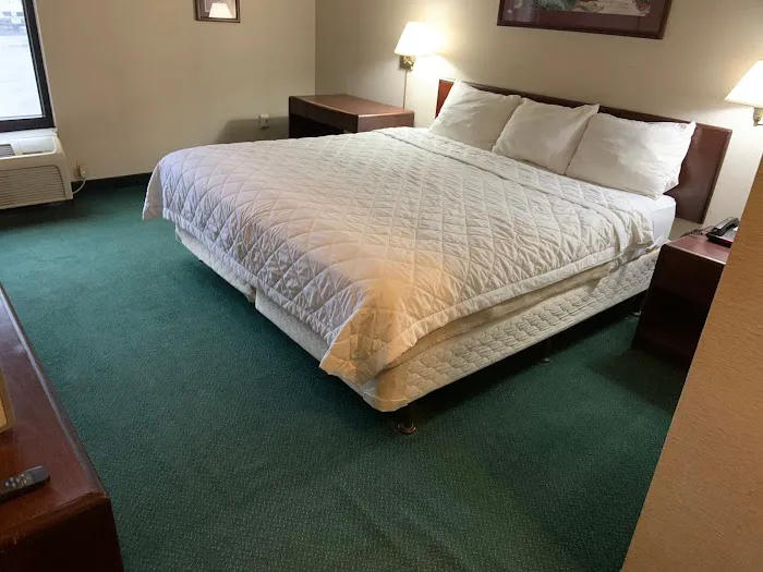Town Inn & Suites South Plainfield NJ 4