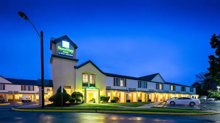 SureStay by Best Western East Brunswick 4