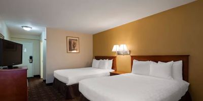 SureStay by Best Western East Brunswick