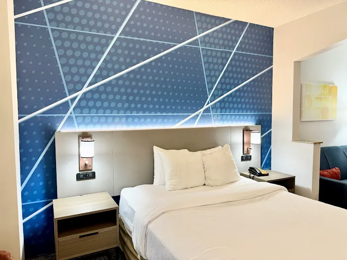 Comfort Suites East Brunswick - South River 4