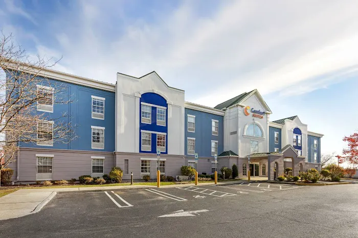 Comfort Suites East Brunswick - South River 4