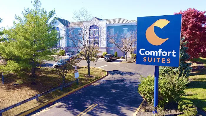 Comfort Suites East Brunswick - South River 4