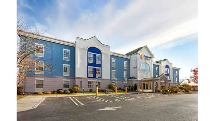 Comfort Suites East Brunswick - South River 4