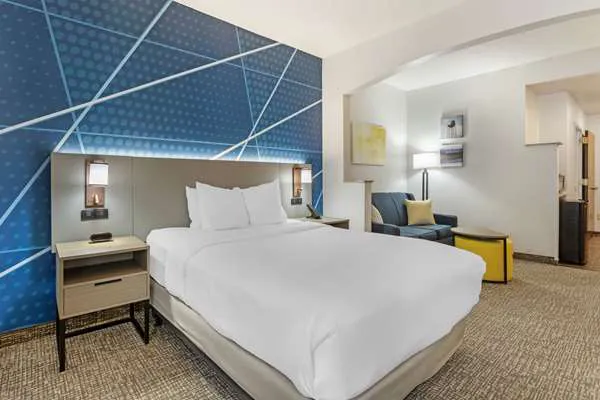 Comfort Suites East Brunswick - South River 4