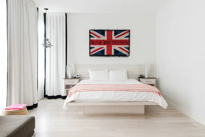 Bungalow Hotel 4