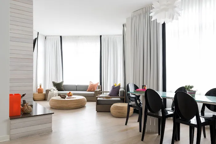 Bungalow Hotel 4
