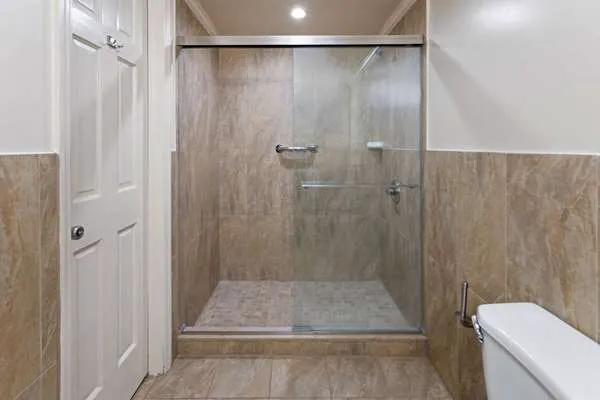 Travelodge by Wyndham Manhasset 4
