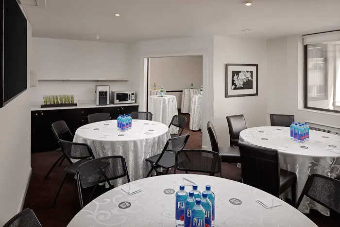 The Andrew Hotel 4