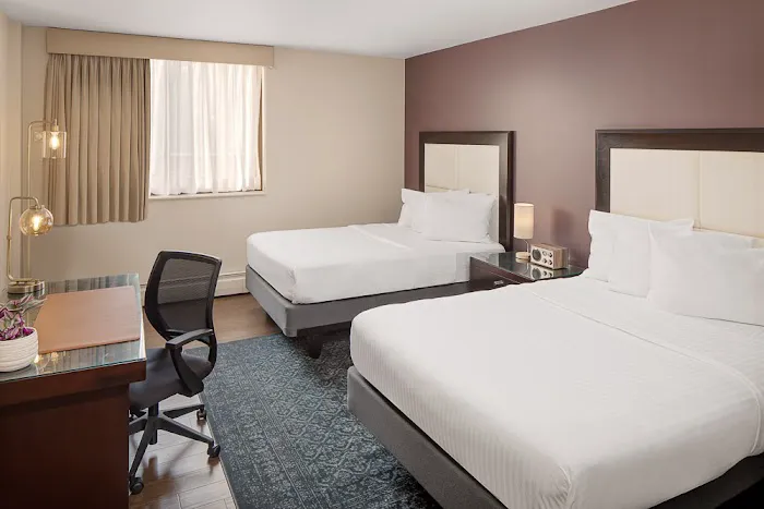 The Andrew Hotel 4