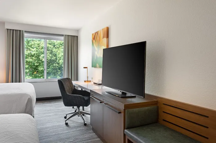 Hilton Garden Inn Melville 4