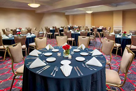 Four Points by Sheraton Melville Long Island 4