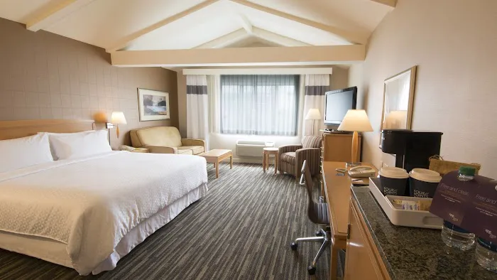 Four Points by Sheraton Melville Long Island 4