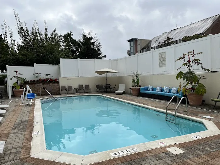 Four Points by Sheraton Melville Long Island 4