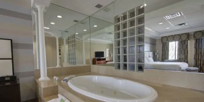 Holiday Inn Plainview-Long Island, an IHG Hotel