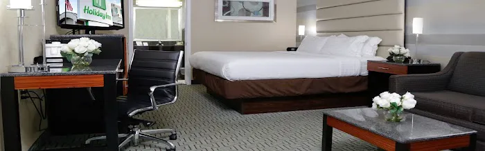 Holiday Inn Plainview-Long Island, an IHG Hotel 4