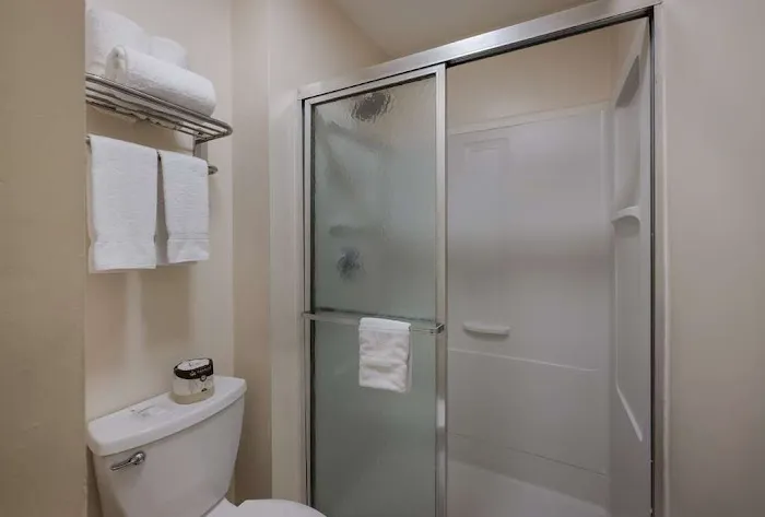SureStay Plus by Best Western Woodbury Inn 4