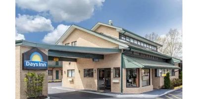 Days Inn by Wyndham Woodbury Long Island