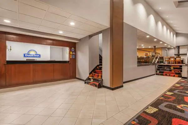 Days Inn by Wyndham Woodbury Long Island 4