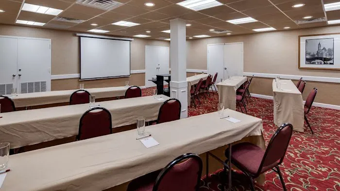 Best Western Plus Morristown Inn 4
