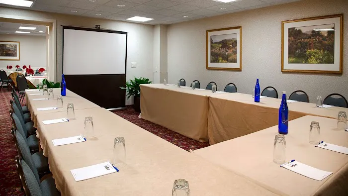 Best Western Plus Morristown Inn 4