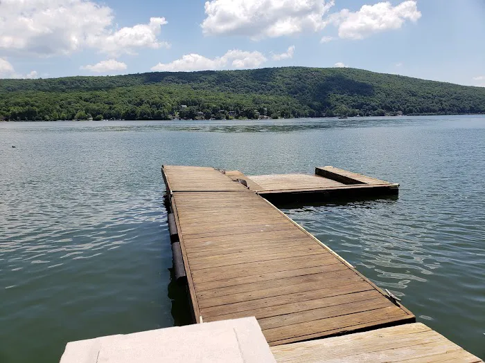 Lakefront Escape Suites 4