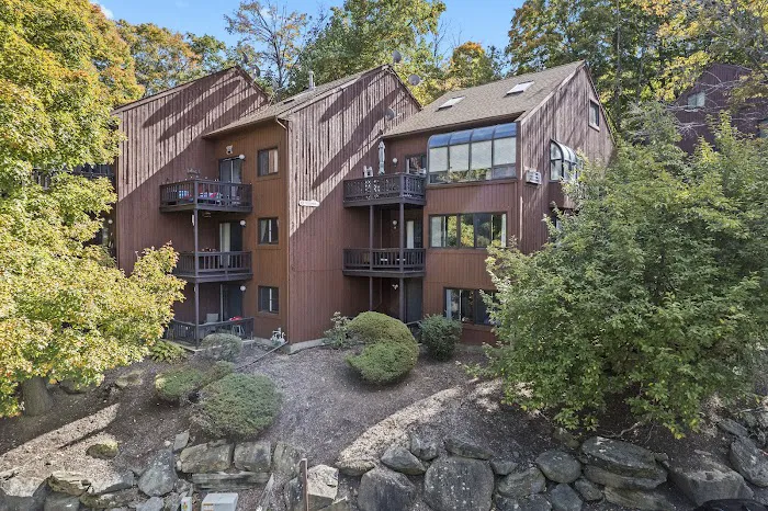 Skylift Lodge Mountain Creek Vernon Airbnb 5