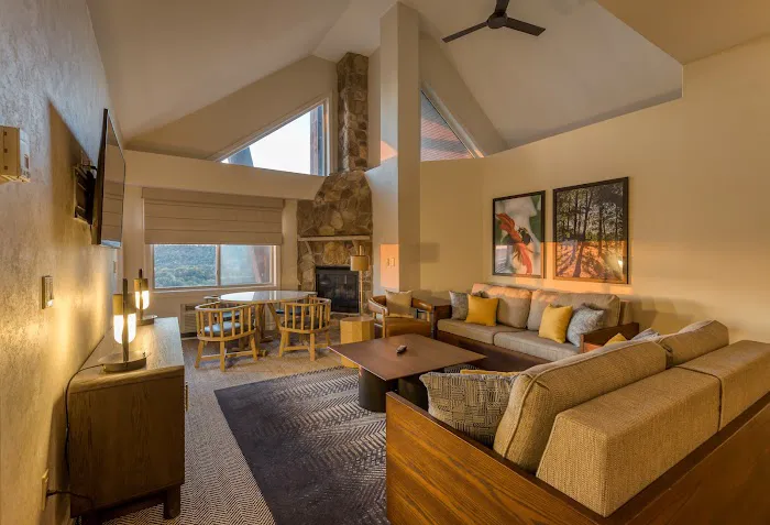 Grand Cascades Lodge 5