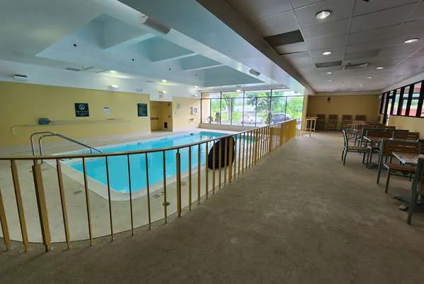 La Quinta Inn & Suites by Wyndham Stamford / New York City 5