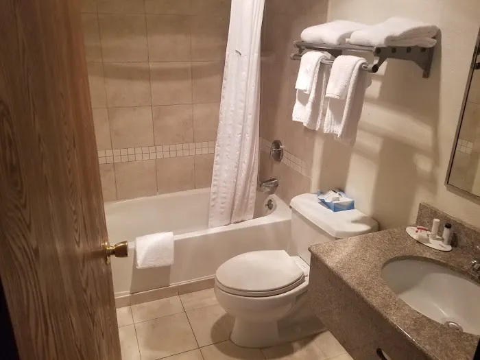 Super 8 by Wyndham Stamford/New York City Area 5