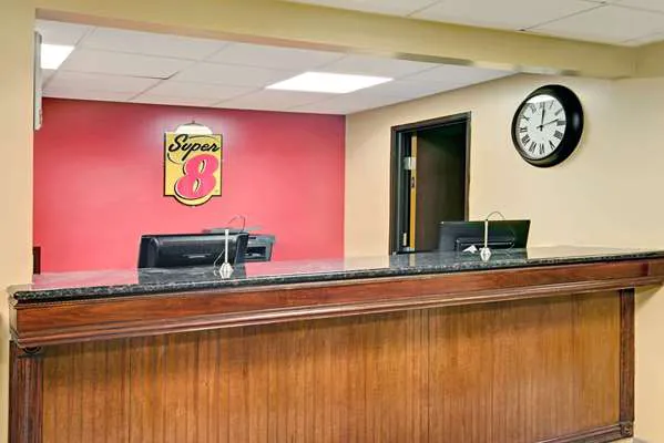 Super 8 by Wyndham Stamford/New York City Area 5