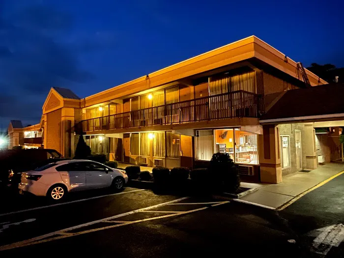 Travelers Inn 5