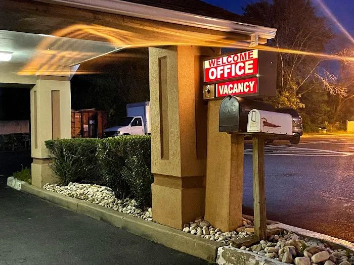 Travelers Inn 5