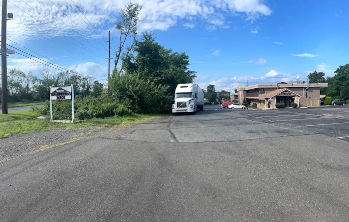 Travelers Inn 5