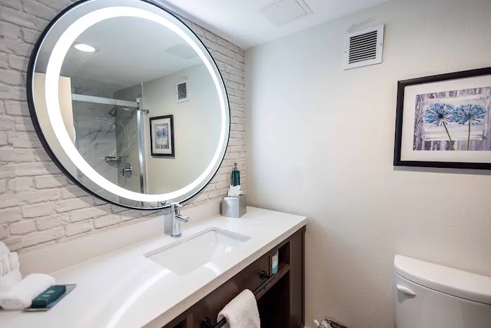 DoubleTree by Hilton Monroe Township Cranbury 4