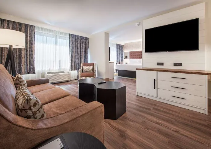 DoubleTree by Hilton Monroe Township Cranbury 4