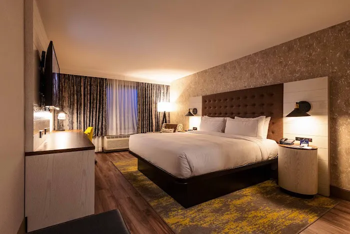 DoubleTree by Hilton Monroe Township Cranbury 4