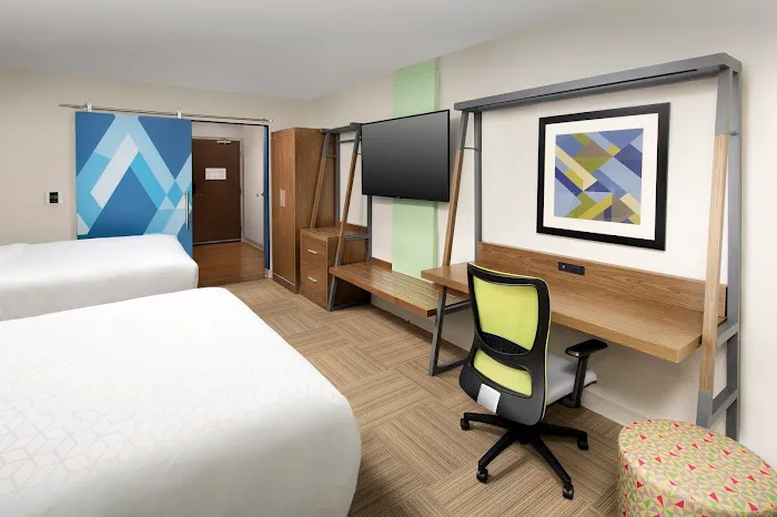 Holiday Inn Express & Suites North Brunswick by IHG 4