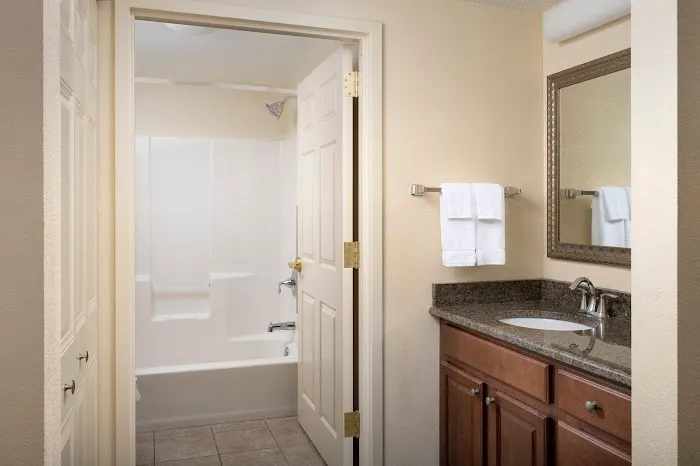 Staybridge Suites North Brunswick by IHG 4