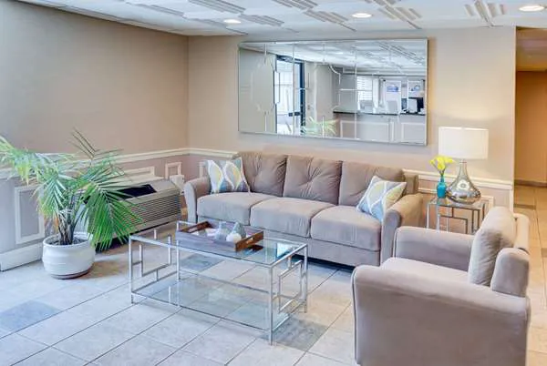 Days Inn by Wyndham East Windsor/Hightstown 4