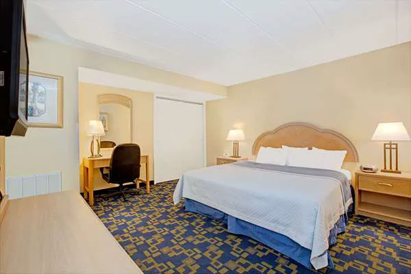 Days Inn by Wyndham East Windsor/Hightstown 4