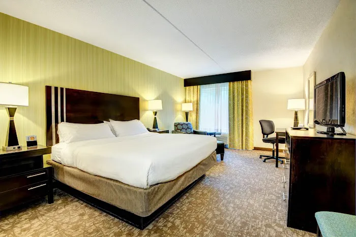 Holiday Inn Express Neptune by IHG 4