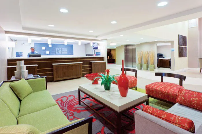 Holiday Inn Express Neptune by IHG 4