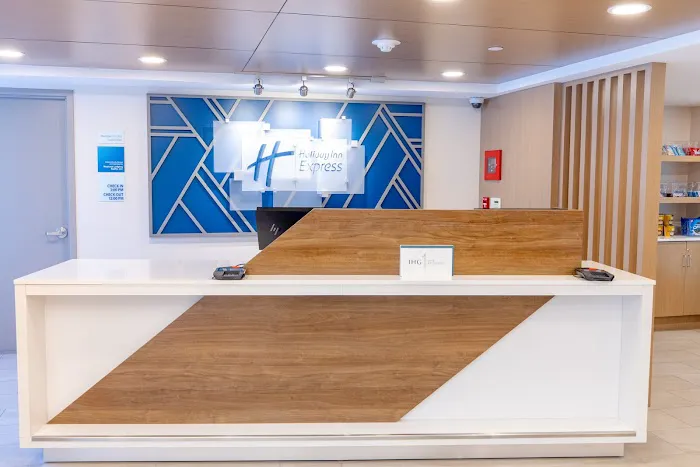 Holiday Inn Express Neptune by IHG 4