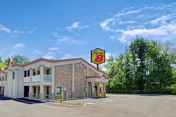 Super 8 by Wyndham Asbury Park 5