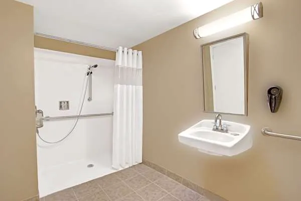 Super 8 by Wyndham Asbury Park 5