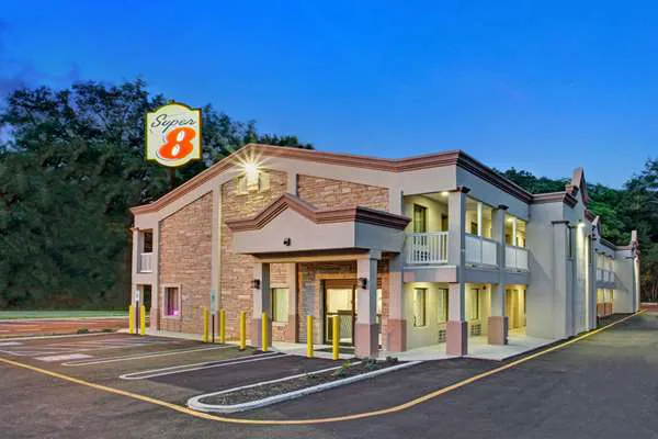 Super 8 by Wyndham Asbury Park 5