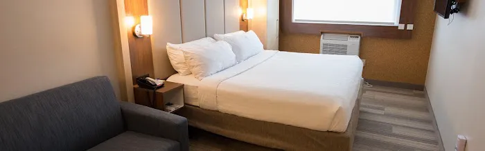 Holiday Inn Express Roslyn - Long Island by IHG 4