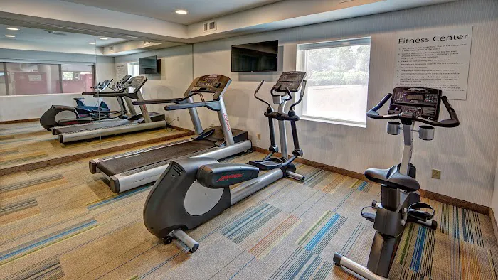Holiday Inn Express Roslyn - Long Island by IHG 4